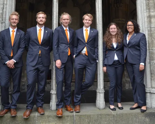 V.l.n.r. Bastiaan, Frank, Bas de K., Bas H., Lisa, Anouk